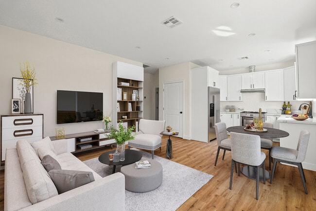 3045 S Bronson Ave, Los Angeles, CA 90018 - photo 3