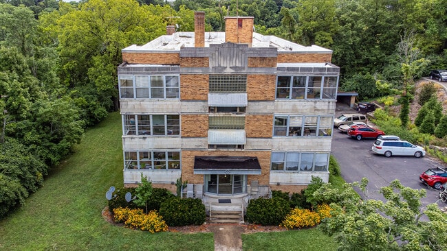 4028 Ledgewood Dr, Cincinnati, OH 45229 - photo 3