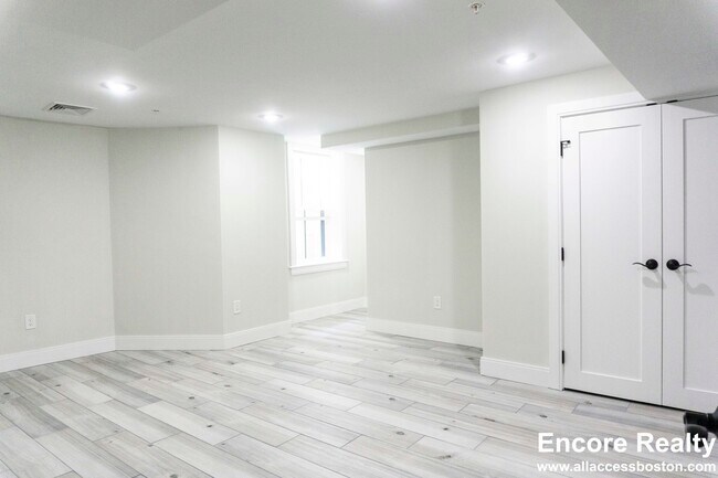 79 Linden St unit 7, Allston, MA 02134 - photo 3