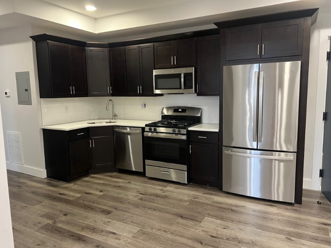 369 Haverhill St unit 403, Lawrence, MA 01840 - photo 2