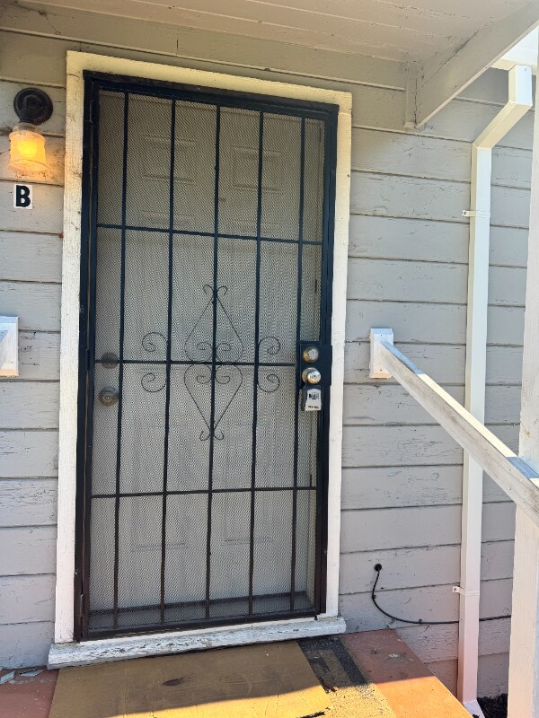 1161 Acacia Ave unit 1161 Acacia B, Sacramento, CA 95815 - photo 3