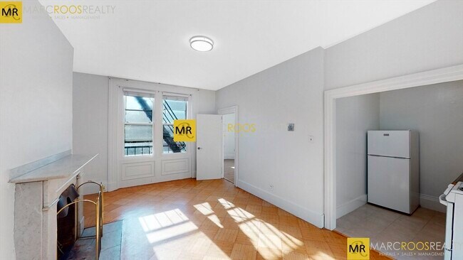 389 Beacon St unit 3, Boston, MA 02116 - photo 4