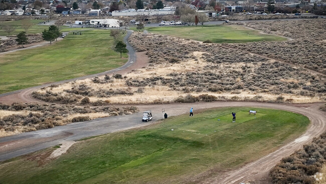 Golfers will enjoy the British Open style layout of Siera Sage Golf Club in nearby Stead.