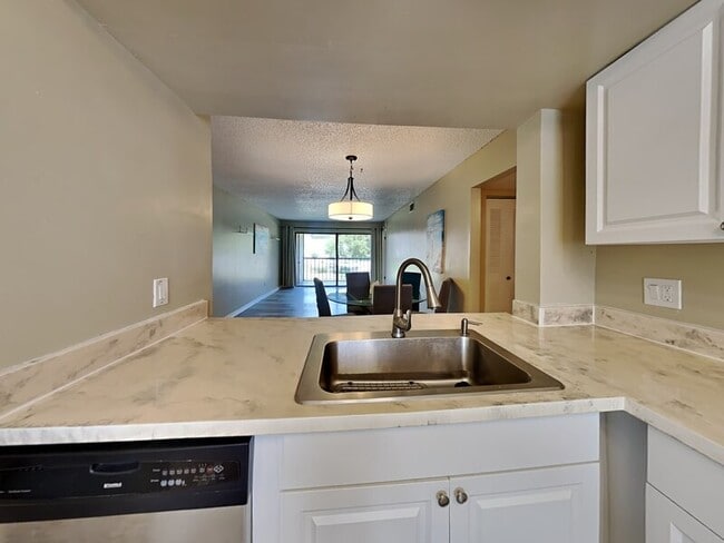 3260 Candle Ridge Dr, Orlando, FL 32822 - photo 4