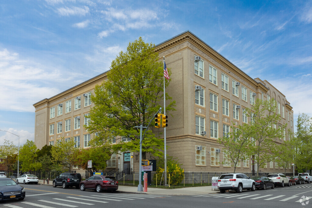 Kings Collegiate Charter School is a charter school with a curriculum that enriches students.