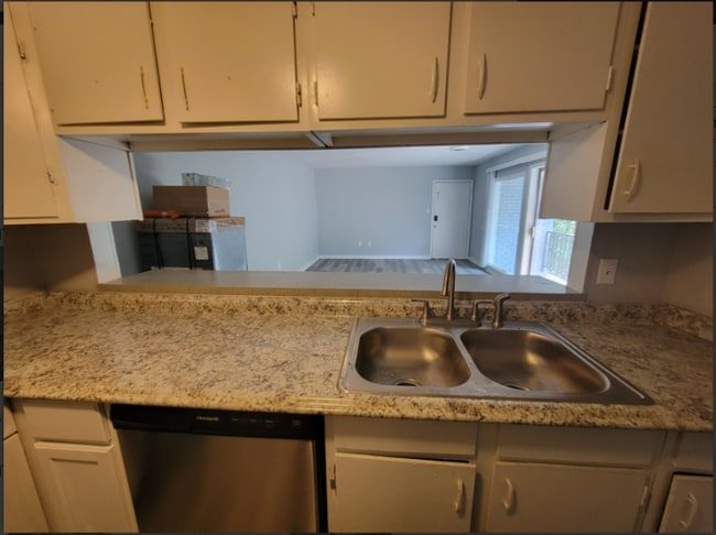 225 W Mcdowell Rd unit G7, Jackson, MS 39204 - photo 5