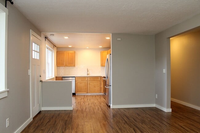 2508-2508 NE Sumner St unit 2506, Portland, OR 97211 - photo 5