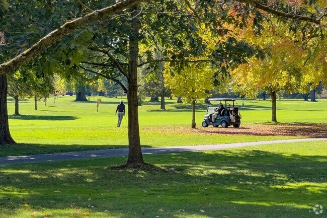 Foster Park is located near Sherwood to Pettit giving residents many options for recreation.