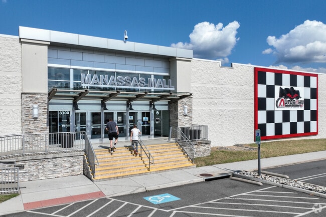 Manassas Mall near Bull Run East offers dining, plus Walmart and Macy’s for essentials.