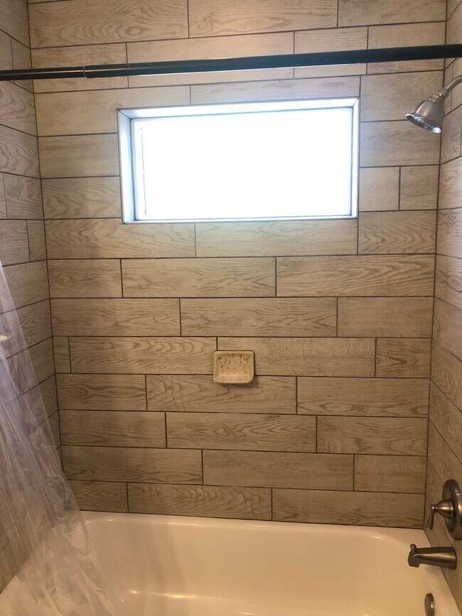 1682 9th St Sarasota FL 34236 - 1682 9th St Sarasota Fl Buildingphoto 6 