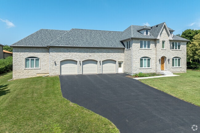 Large, well maintained yards are found throughout Aero Estates.