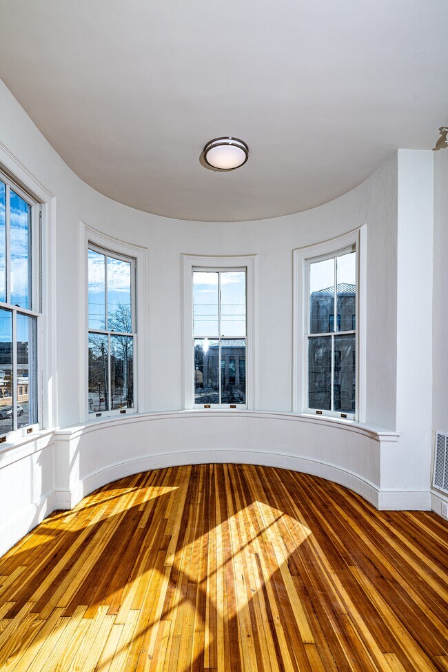 1527 Gervais St, Columbia, SC 29201 - photo 4