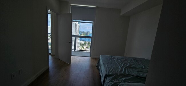 60 NE 14th St, Miami, FL 33132 - photo 5