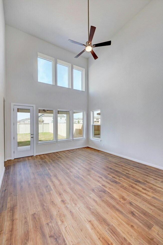 12372 Lost Petal unit 36496761, Schertz, TX 78154 - photo 4