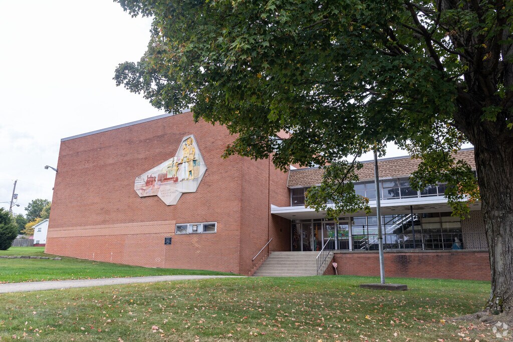 St. Joseph the Provider School provides private education in the neighborhood of 
Briar Hill