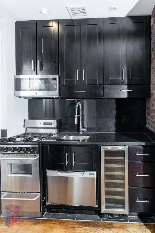 410 E 13th St unit 5C, New York, NY 10009 - photo 3