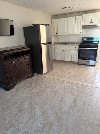 807 W New York Ave, Somers Point, NJ 08244