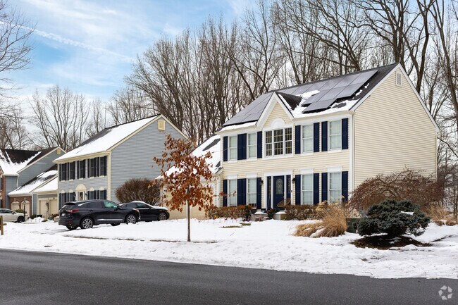 About Tall Oaks Crossing | Schools, Demographics, Things to