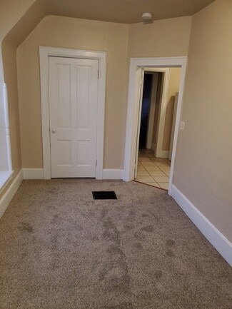622 N 7th St Unit 1, Beatrice, NE 68310