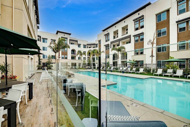 Enclave Town Center, Chula Vista, CA 91915 - photo 2
