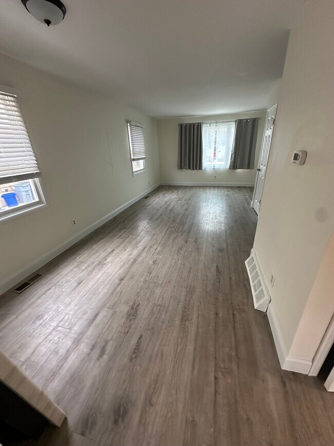 1031 Lawnton Terrace unit 1031 Lawnton Terrace, Glenolden, PA 19036 - photo 7