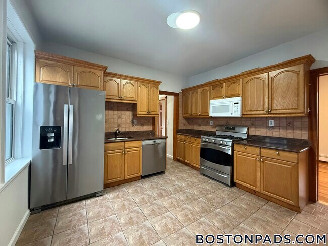 6 Litchfield St unit 3, Brighton, MA 02135 - photo 3