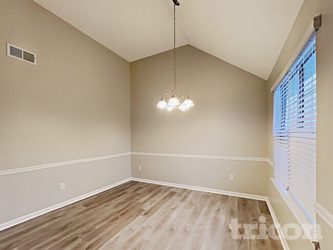 4276 Ward Bluff Dr, Ellenwood, GA 30294 - photo 5