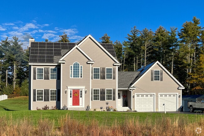 Homes in the Brookline neighborhood are located on large lots.