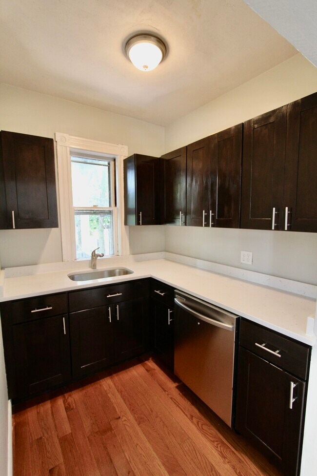 35 Sudan St unit U1 4-bed 4.5-bath, Dorchester, MA 02125 - photo 2