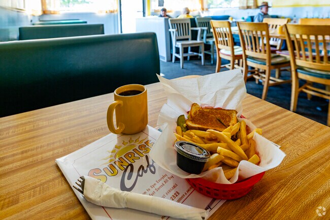 Sunrise Cafe offers laid-back American-fare and breakfast to hungry LaSalle diners.