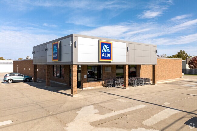 Aldi is a customer centered grocery store in South Suburban.