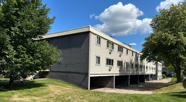 Spring Harbor Apartments - 1706 Norman Way, Madison, WI | Homes.com