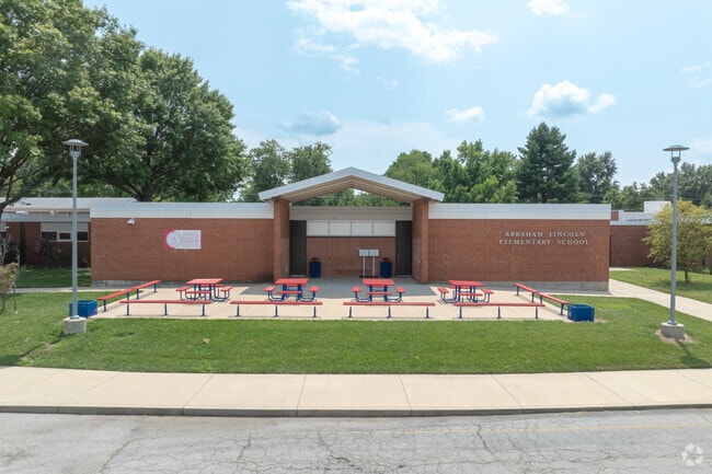 Abraham Lincoln Elementary has an overal C+ grade on Niche.