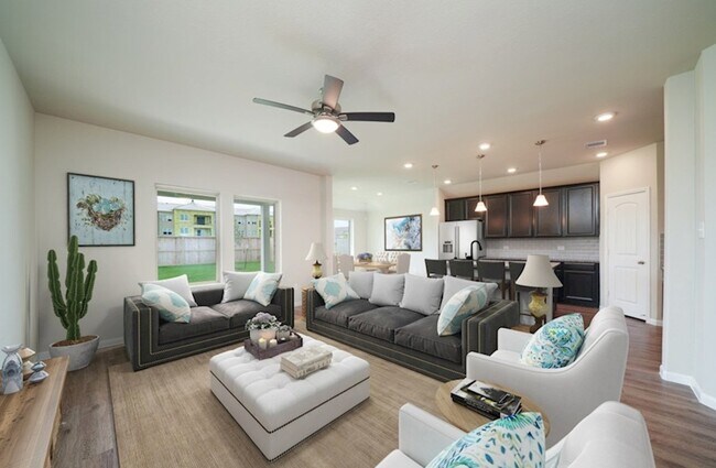 225 Orchard Laurel Dr, Alvin, TX 77511 - photo 3