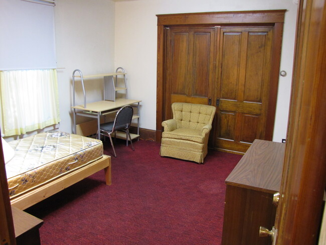 318 S Burrowes St unit 318 B, State College, PA 16801 - photo 4