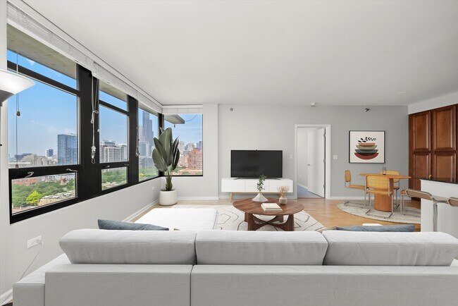 Vision on State unit 1702, Chicago, IL 60605 - photo 4