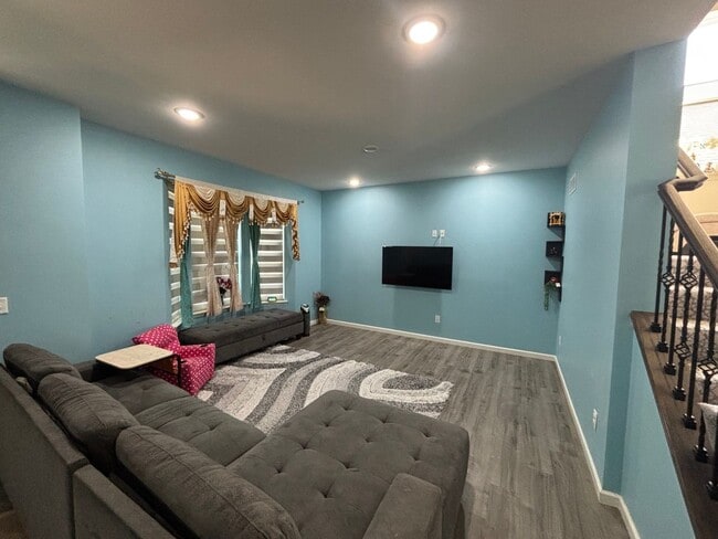 708 Alban Aly, O Fallon, MO 63368 - photo 3