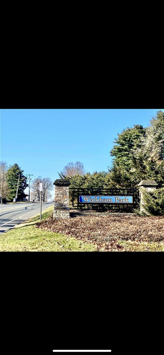 1166 Middle Turnpike W unit 1166, Manchester, CT 06040 - photo 3