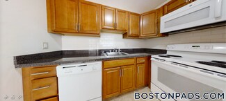 378 Sunderland Rd Unit 7, Worcester, MA 01604