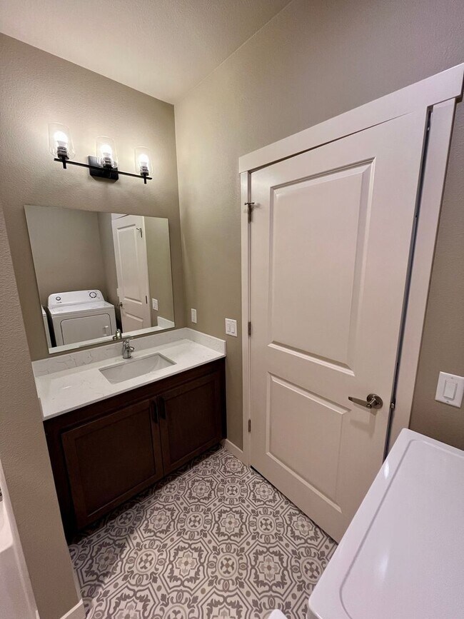 Introducing Dry Canyon – Redmond’s newest Luxury Apartments, Redmond, OR 97756 - photo 6