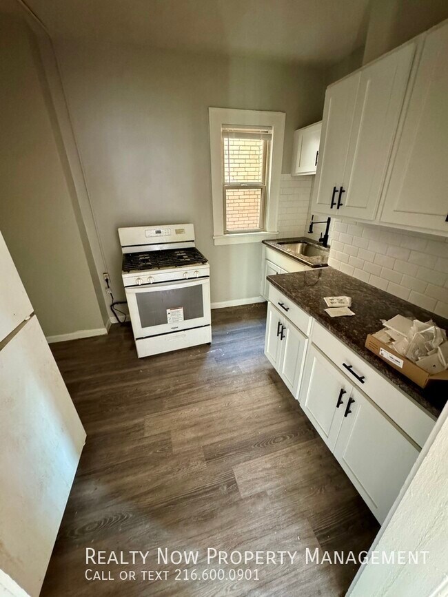 2976 S Moreland Blvd Unit 2976 / 17, Cleveland, OH 44120