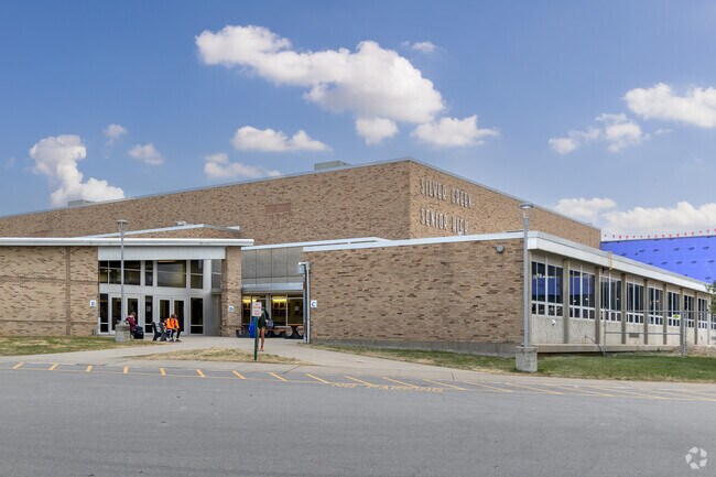 Silver Creek High School is an above average high school in Sellersburg, Indiana.