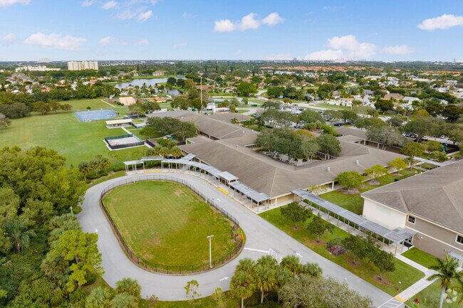 Seminole Trails Elementary School provides quick access to pickup and drop-off.