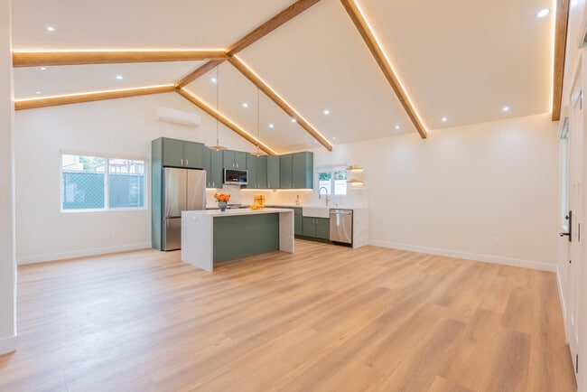 14902 Hesby St, Los Angeles, CA 91403 - photo 5