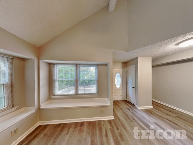 623 Lockhart Ct NE, Marietta, GA 30066 - photo 3