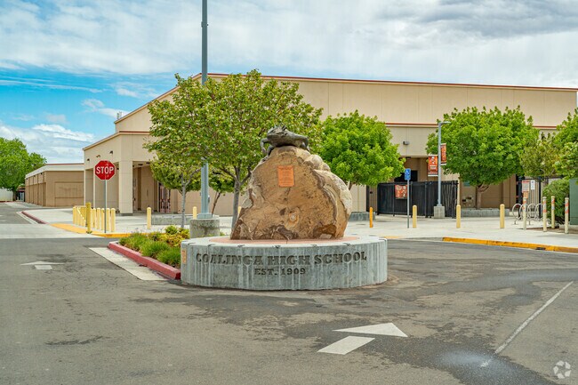 Coalinga High School serves grades 9-12 in Coalinga.