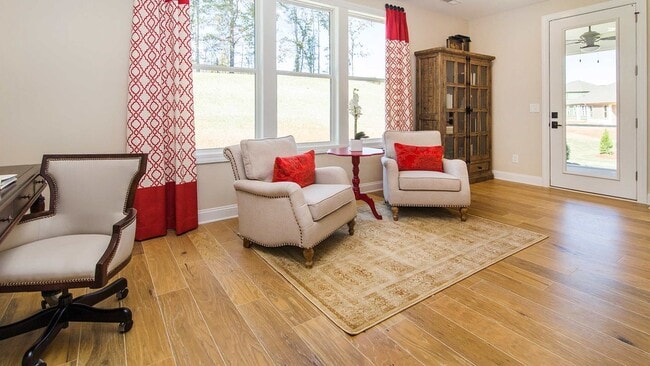 4225 Honey Locust Dr, Charlotte, NC 28215 - photo 7