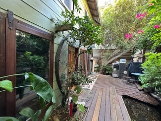 2925 Strongs Dr Unit 1/2, Los Angeles, CA 90291