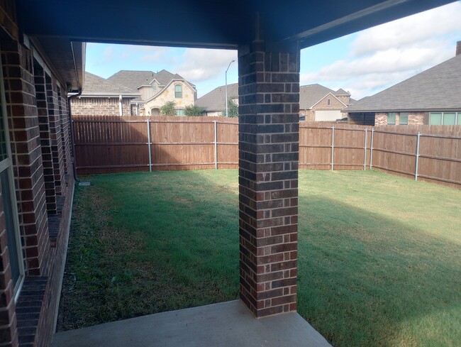 10128 Boxelder Dr, Crowley, TX 76036 - photo 5