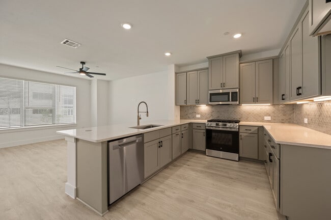 2551 Huxley Mews, Allen, TX 75013 - photo 2